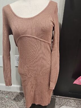 Abercrombie & Fitch Ribbed Long Sleeve Scoop Dress in Mauve Brown